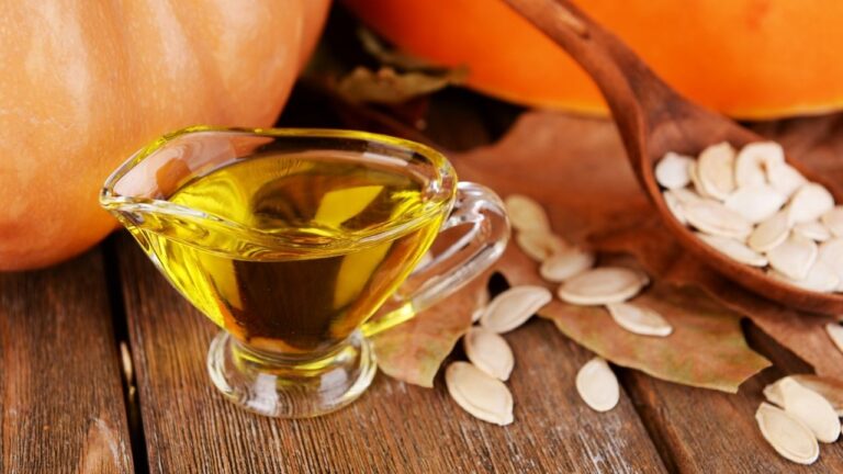 Olej z pestek dyni – dlaczego warto go pić